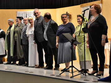 El que ríe el último... ¡Se casa!