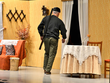 El que ríe el último... ¡Se casa!