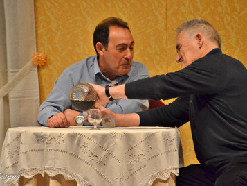 El que ríe el último... ¡Se casa!