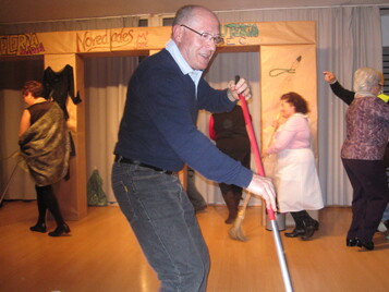 Besitos a los perros, patadas a los niños