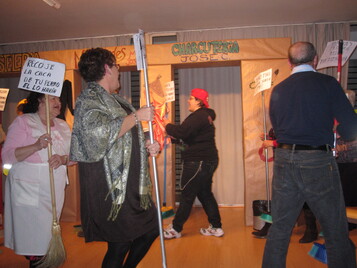 Besitos a los perros, patadas a los niños