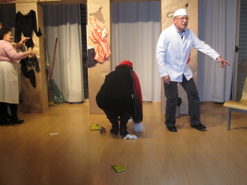 Besitos a los perros, patadas a los niños